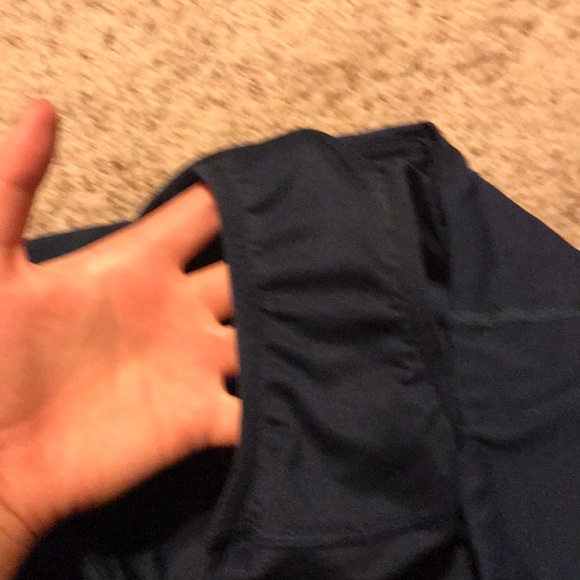 Lululemon shorts 2.5 inseam size 2 - Picture 4 of 5